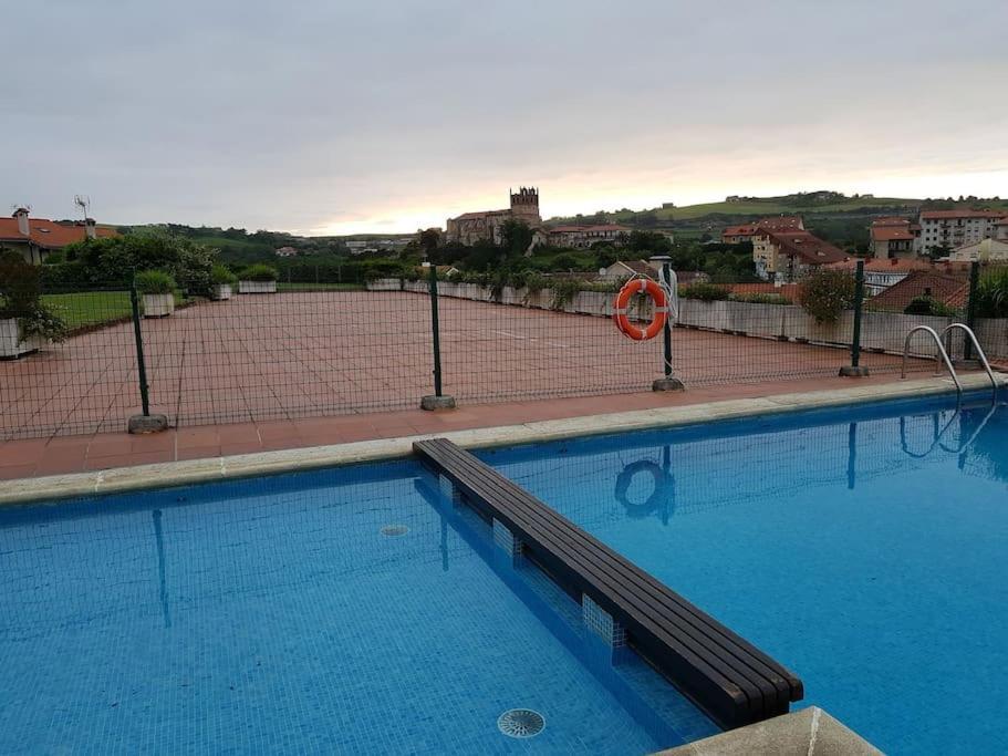 Terraza Y Piscina Con Vistas Espectaculares Al Mar Parking Cubierto Apartment San Vicente De La Barquera Exterior photo