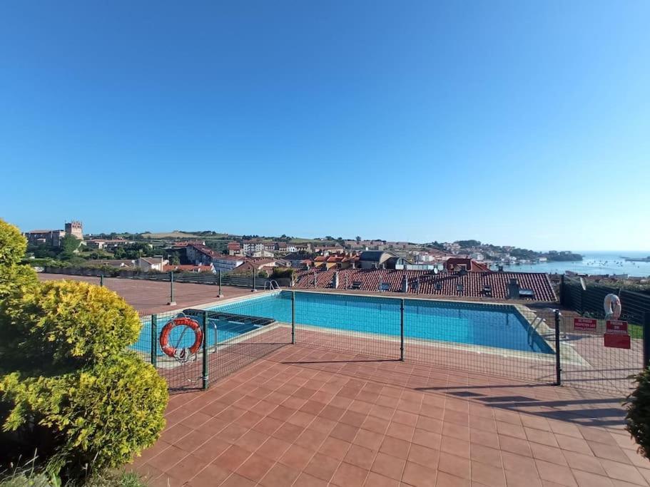 Terraza Y Piscina Con Vistas Espectaculares Al Mar Parking Cubierto Apartment San Vicente De La Barquera Exterior photo